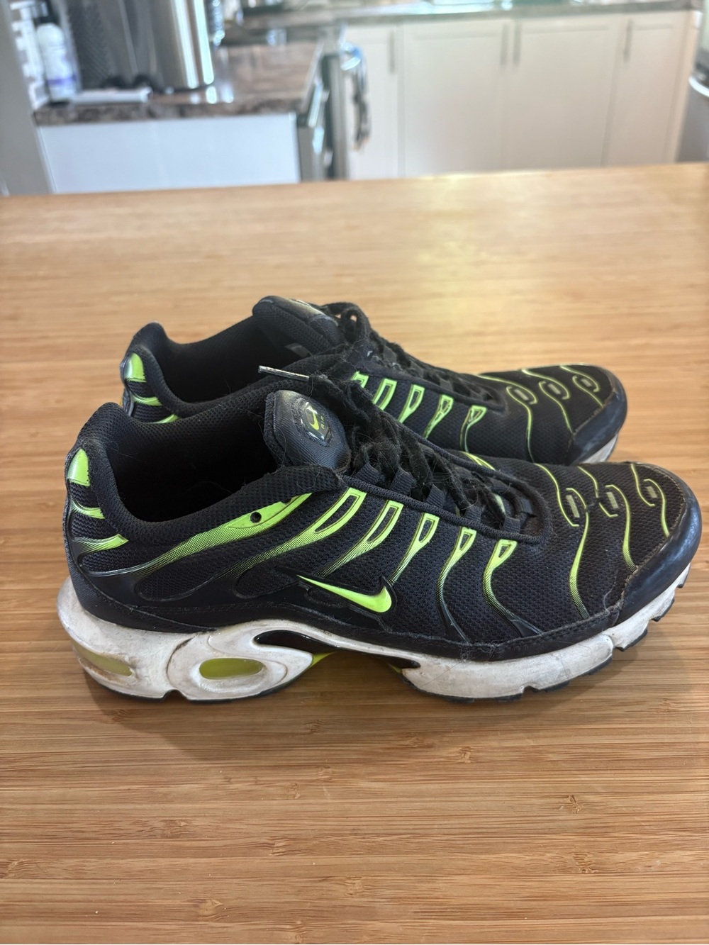 Tn nike green